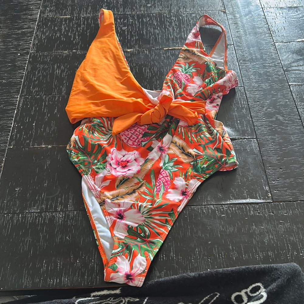 one peice bathing suit